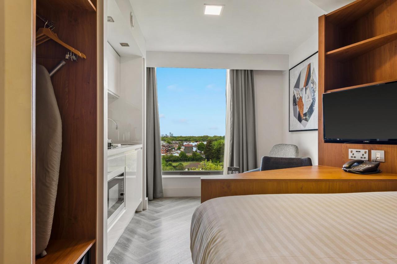 Roomzzz London Stratford Екстериор снимка